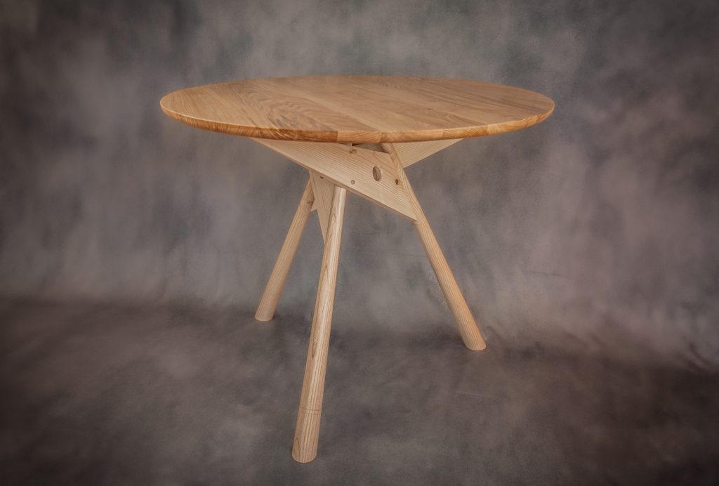 DG dining table